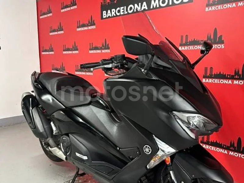 Yamaha TMAX - Vista 3