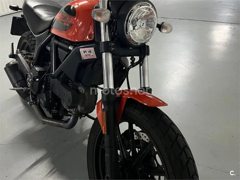 Ducati Scrambler - Vista 3