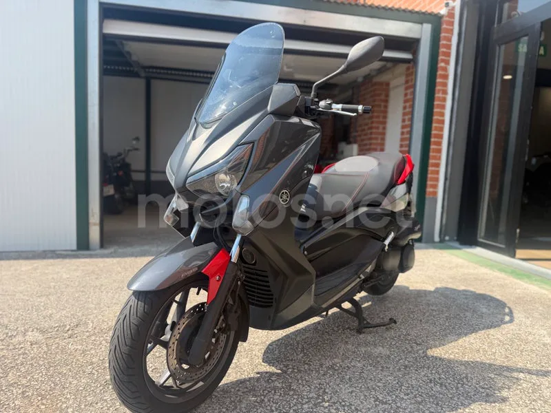 Yamaha XMAX 250 - Vista 4