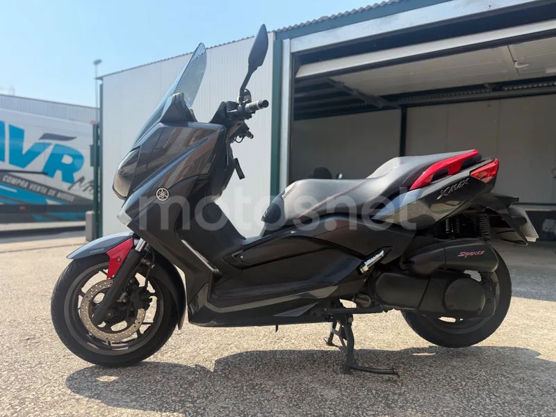Yamaha XMAX 250 - Vista 5