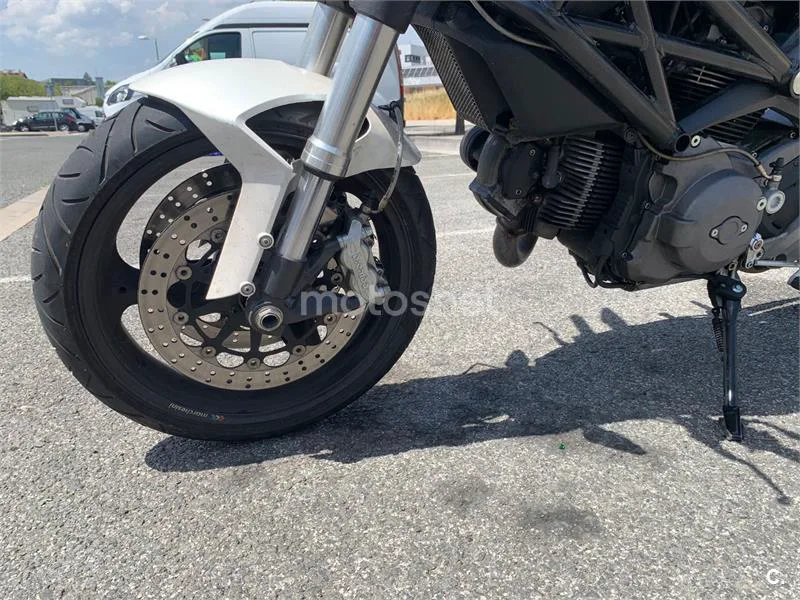 Ducati Monster 696 - Vista 8