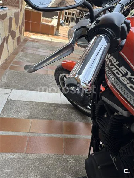 Harley-Davidson Sportster 883 - Vista 8