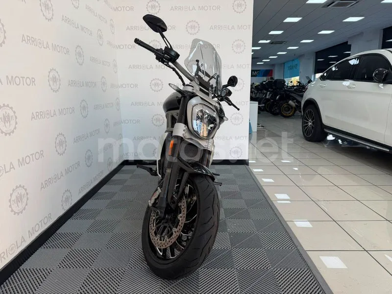 Ducati XDiavel - Vista 4