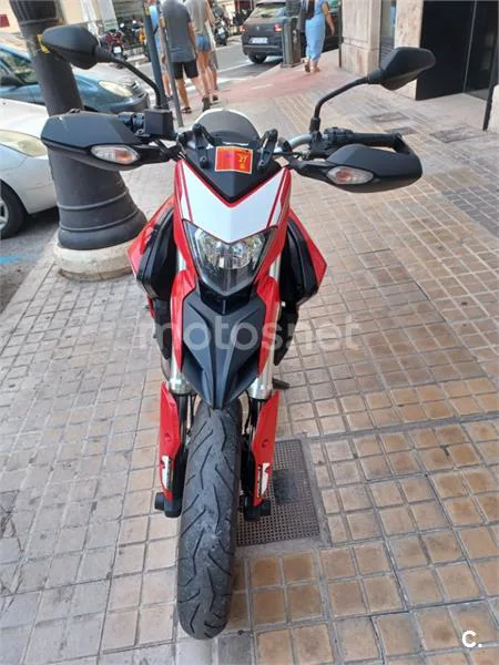 Ducati Hyperstrada - Vista 3