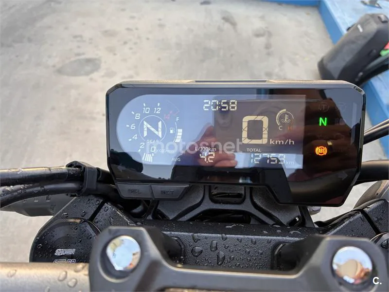 Honda CB650R - Vista 8
