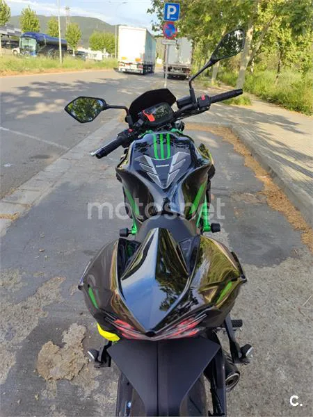 Kawasaki Z650 - Vista 4
