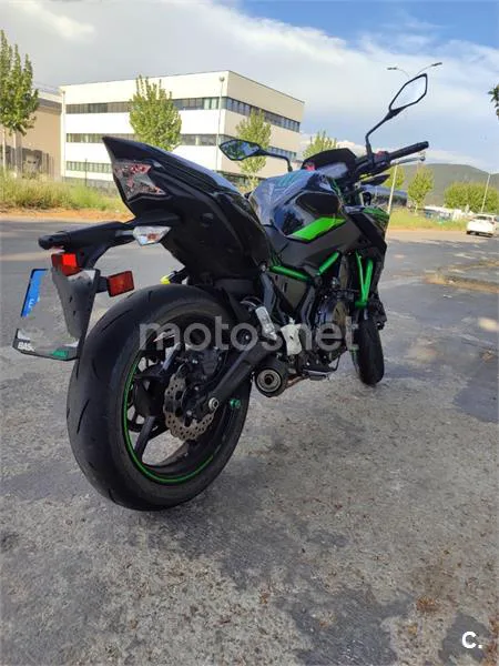 Kawasaki Z650 - Vista 8