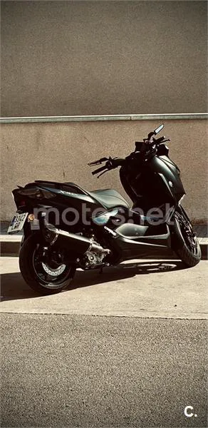 Yamaha XMAX 300 - Vista 4
