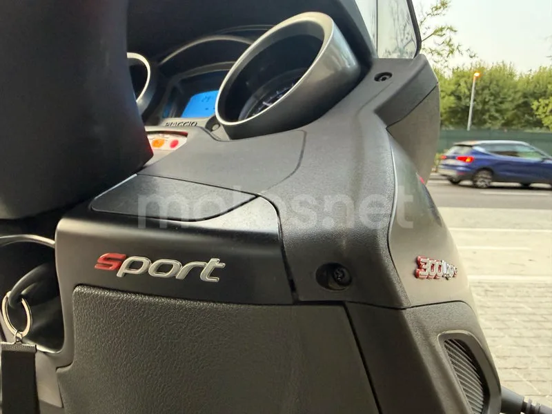 Piaggio MP3 - Vista 12