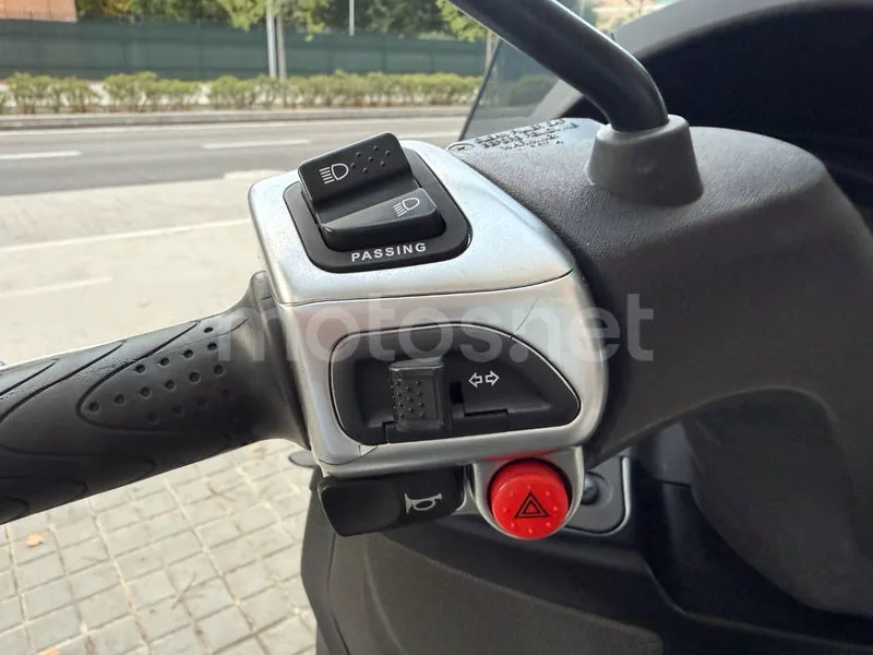 Piaggio MP3 - Vista 14