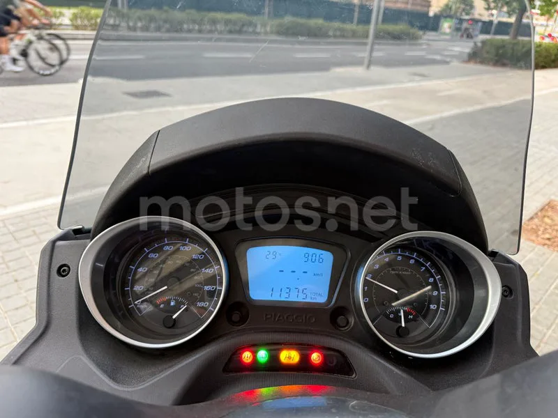 Piaggio MP3 - Vista 16