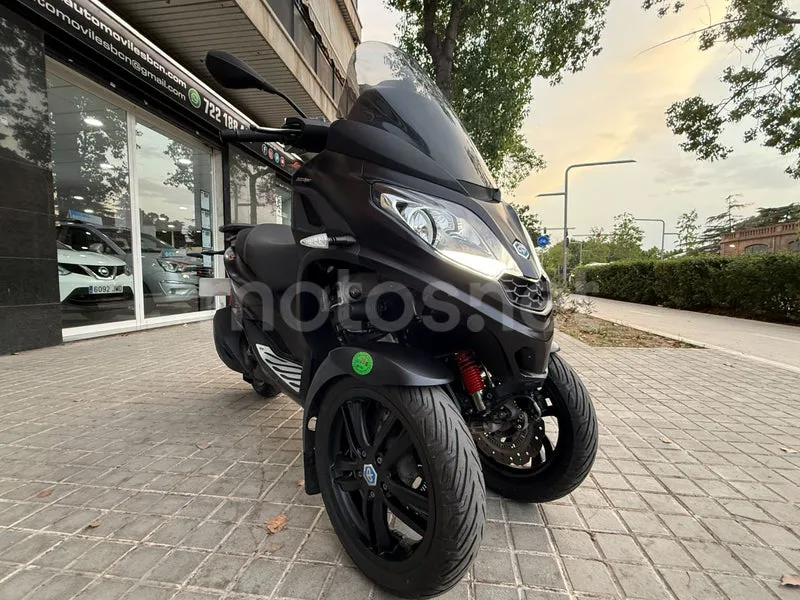Piaggio MP3 - Vista 9