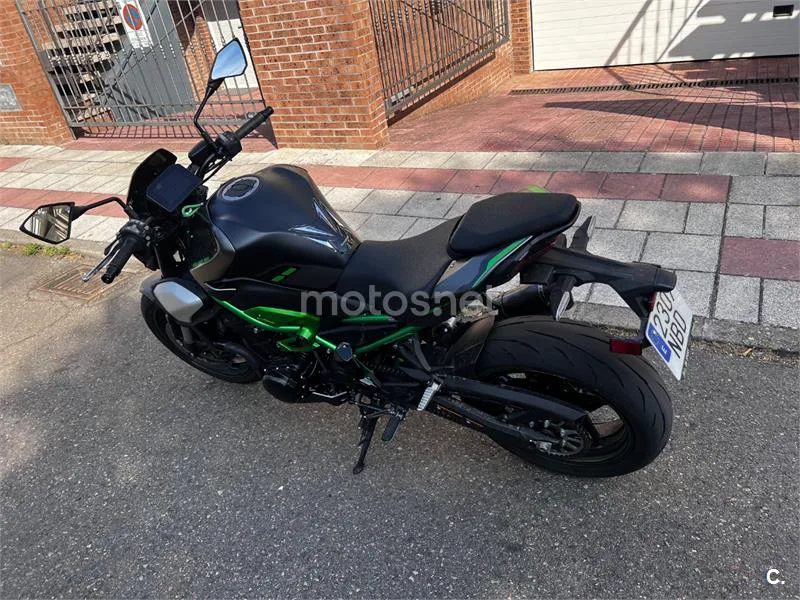 Kawasaki Z900 - Vista 4