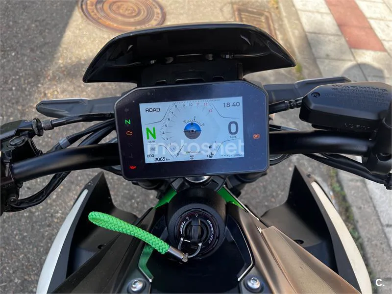 Kawasaki Z900 - Vista 5