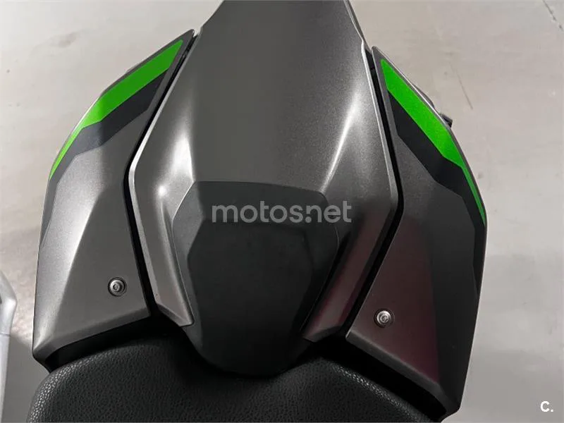 Kawasaki Z900 - Vista 8