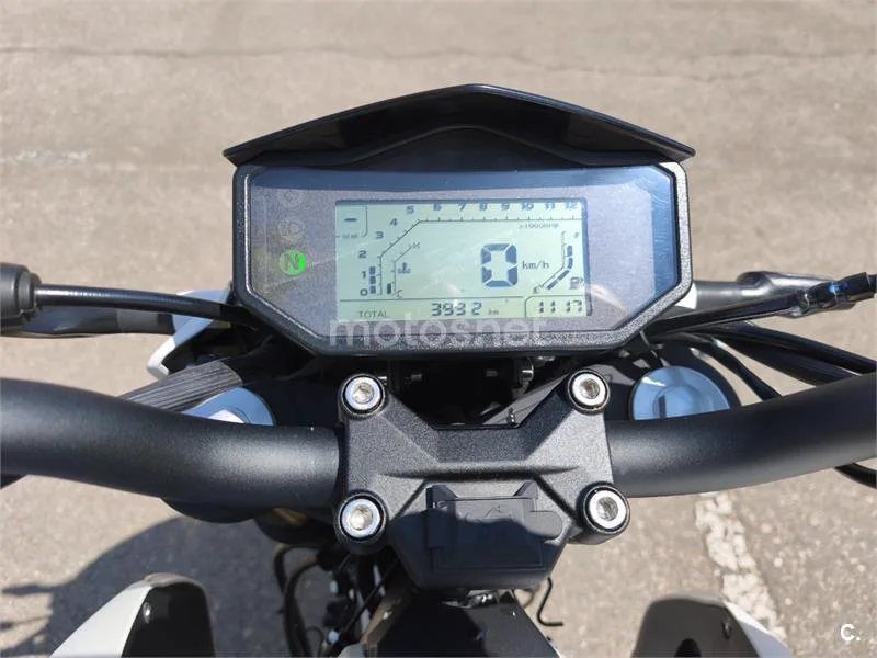 Keeway RKF 125 - Vista 11