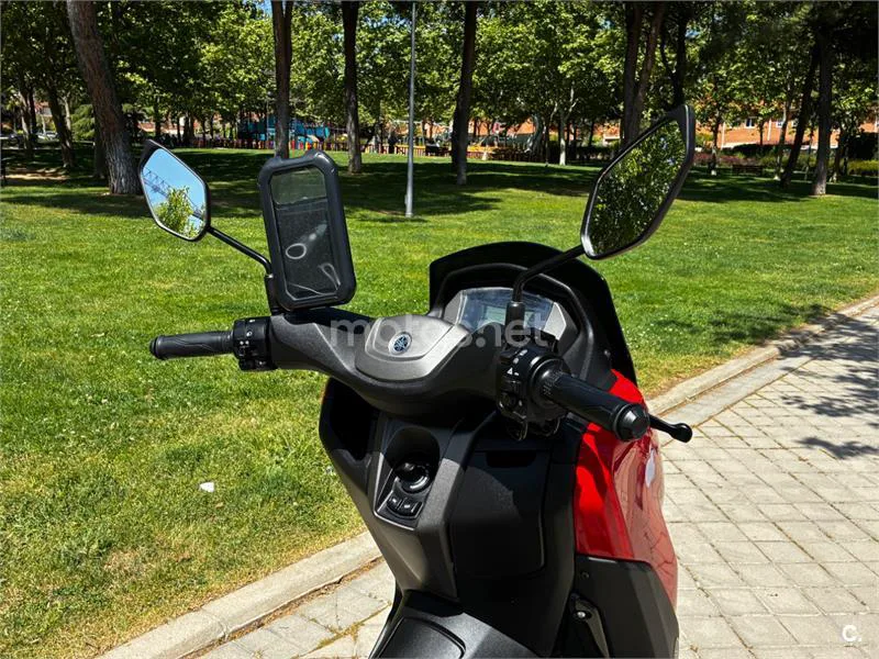 Yamaha NMAX - Vista 10