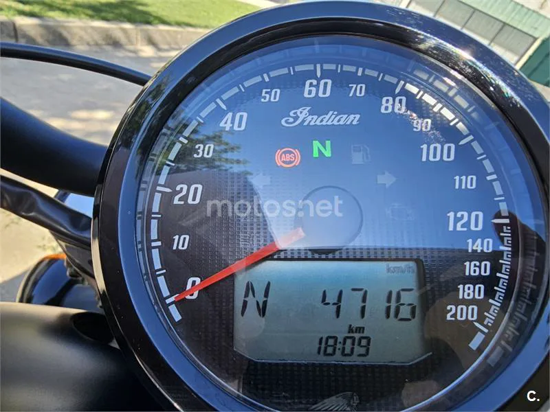 Indian Scout - Vista 9