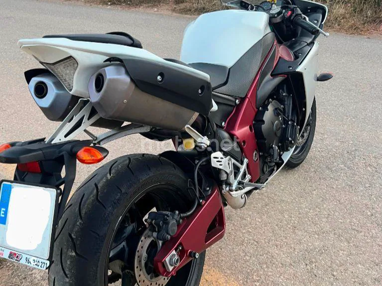 Yamaha YZF-R1 - Vista 3