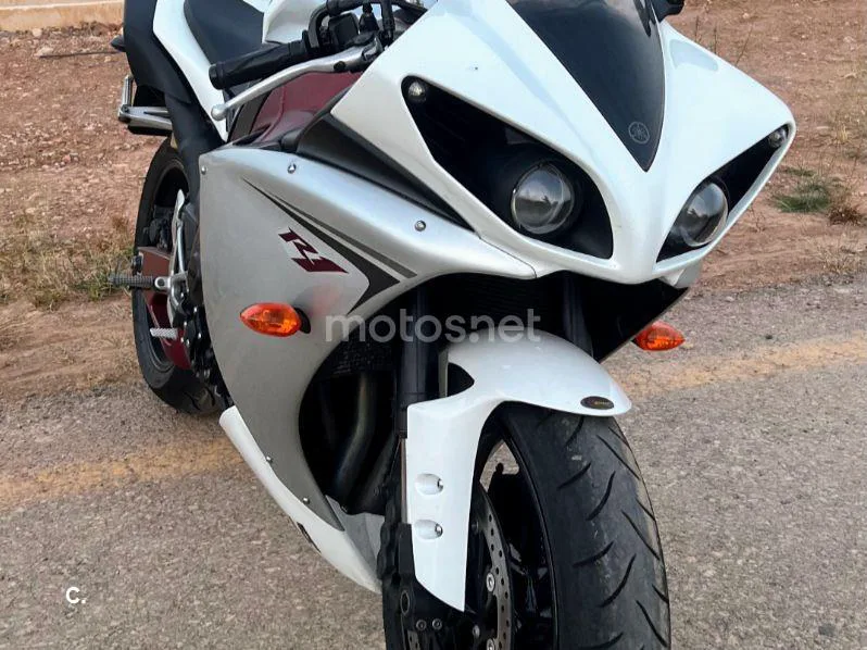 Yamaha YZF-R1 - Vista 4