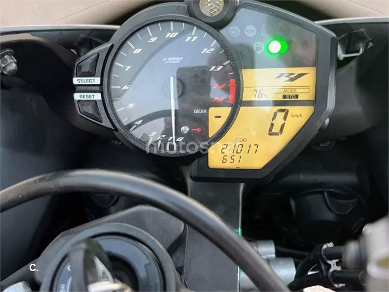 Yamaha YZF-R1 - Vista 7