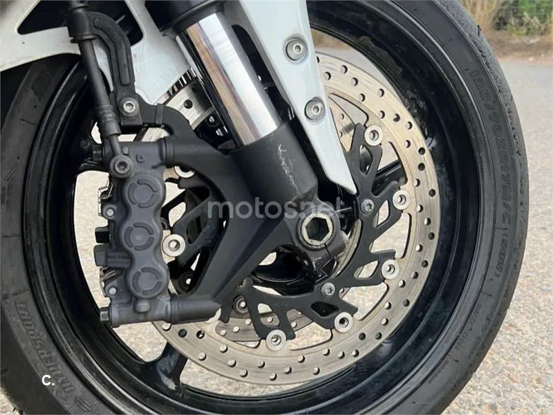 Yamaha YZF-R1 - Vista 9