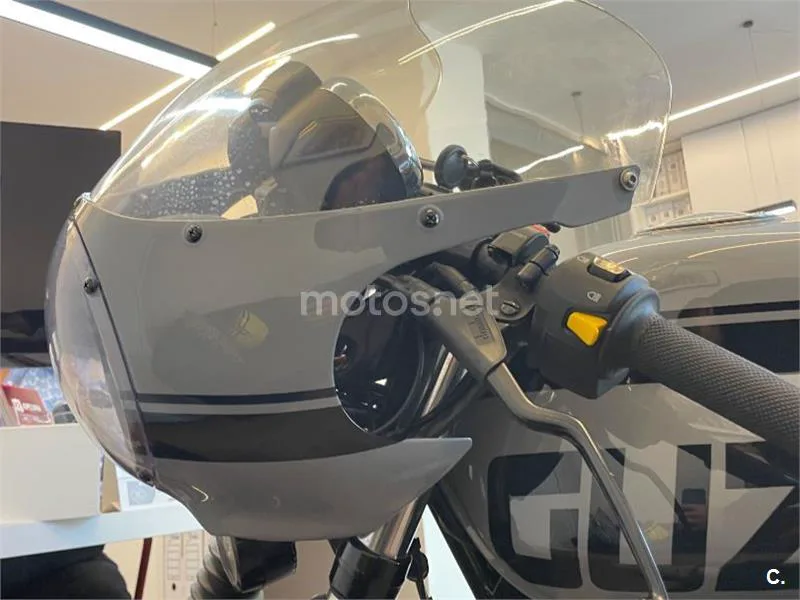 Moto Guzzi V7 II - Vista 3