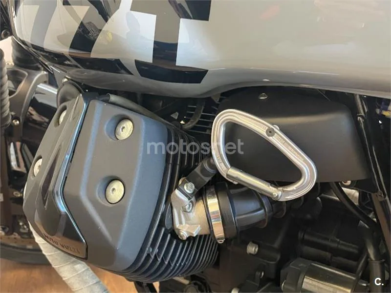 Moto Guzzi V7 II - Vista 4