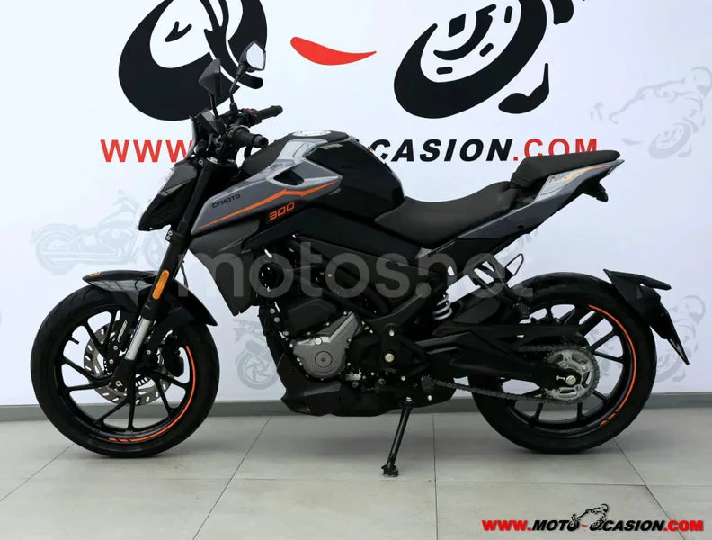 CFMOTO 300NK - Vista 7