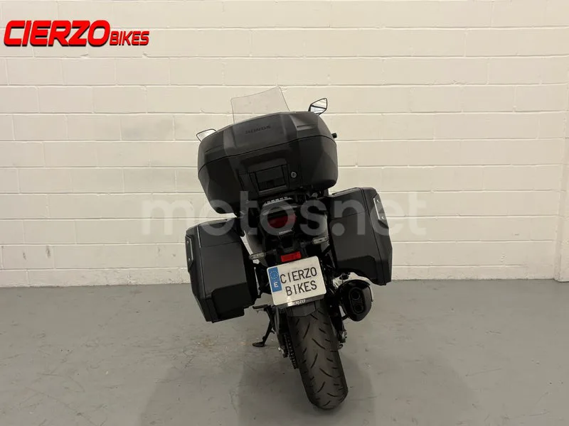 Honda NT1100 - Vista 3