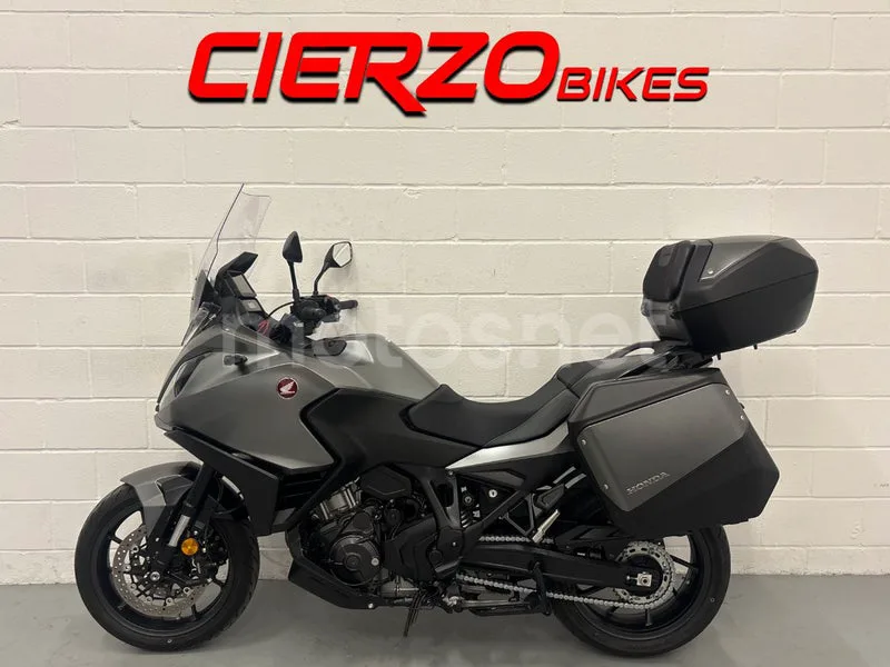 Honda NT1100 - Vista 5