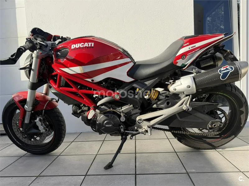 Ducati Monster 696 - Vista 3