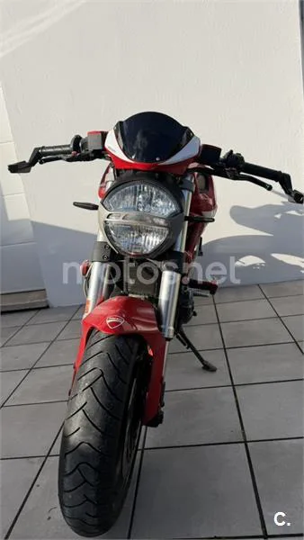 Ducati Monster 696 - Vista 4