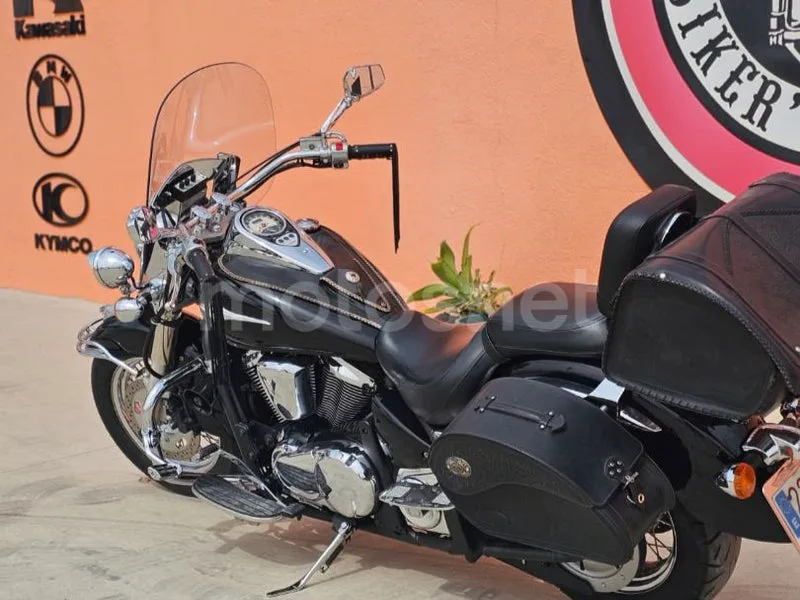 Kawasaki VN900 Classic - Vista 4
