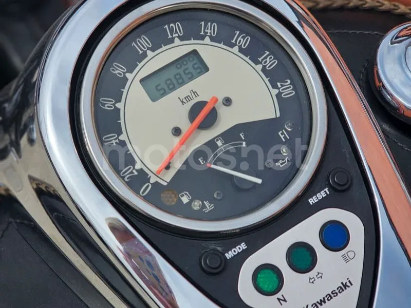 Kawasaki VN900 Classic - Vista 8
