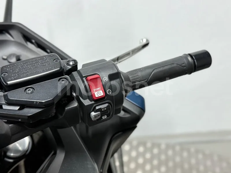 Honda Forza 750 - Vista 4