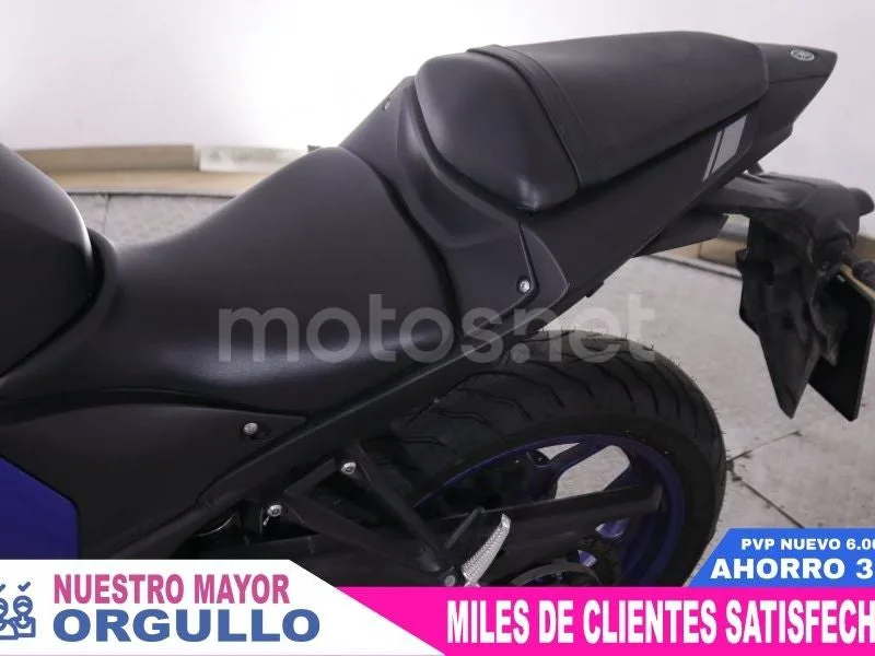Yamaha MT-03 - Vista 12