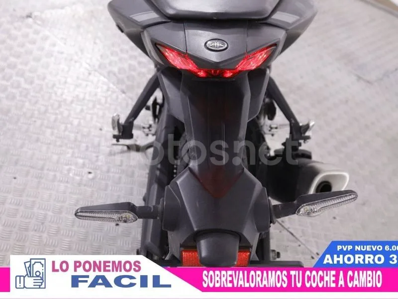 Yamaha MT-03 - Vista 8