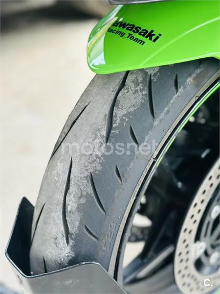 Kawasaki Ninja ZX-4RR - Vista 11