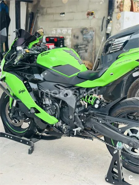 Kawasaki Ninja ZX-4RR - Vista 15