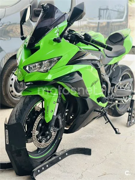 Kawasaki Ninja ZX-4RR - Vista 16