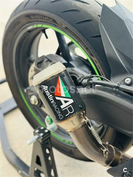 Kawasaki Ninja ZX-4RR - Vista 9
