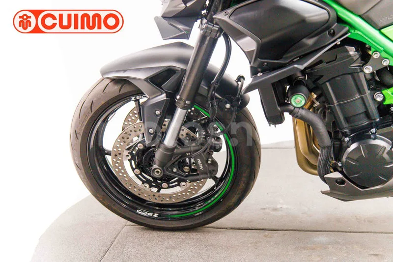 Kawasaki Z900 - Vista 21