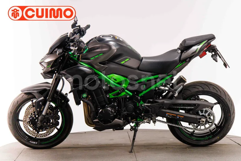 Kawasaki Z900 - Vista 8