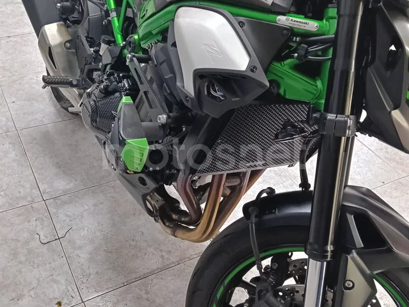 Kawasaki Z900 - Vista 3
