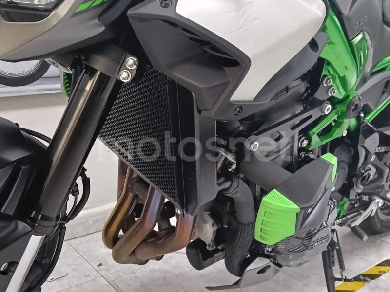 Kawasaki Z900 - Vista 6