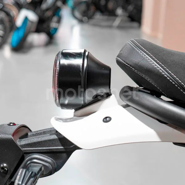 Yamaha XSR700 - Vista 16