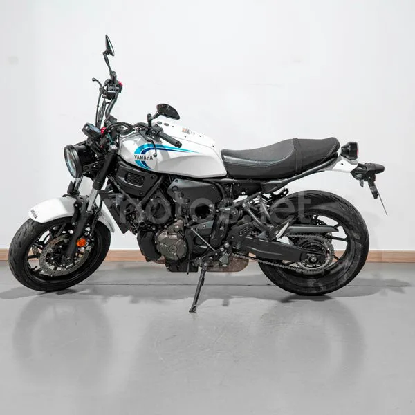 Yamaha XSR700 - Vista 4