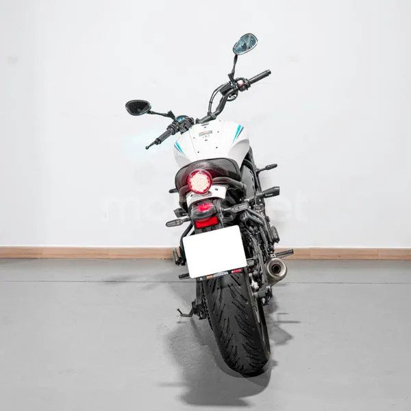 Yamaha XSR700 - Vista 5
