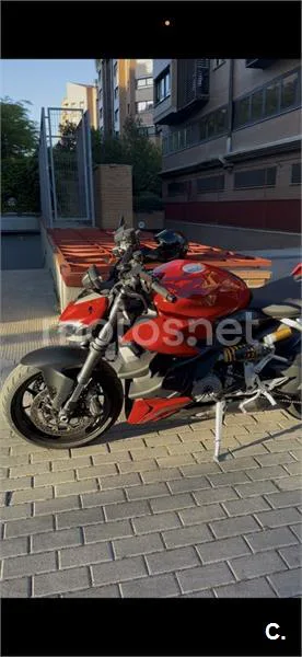 Ducati Streetfighter V2 - Vista 5